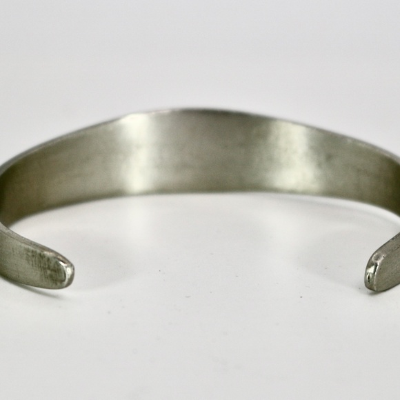 Unisex Pewter Celtic Knot Bracelet - Picture 5 of 6